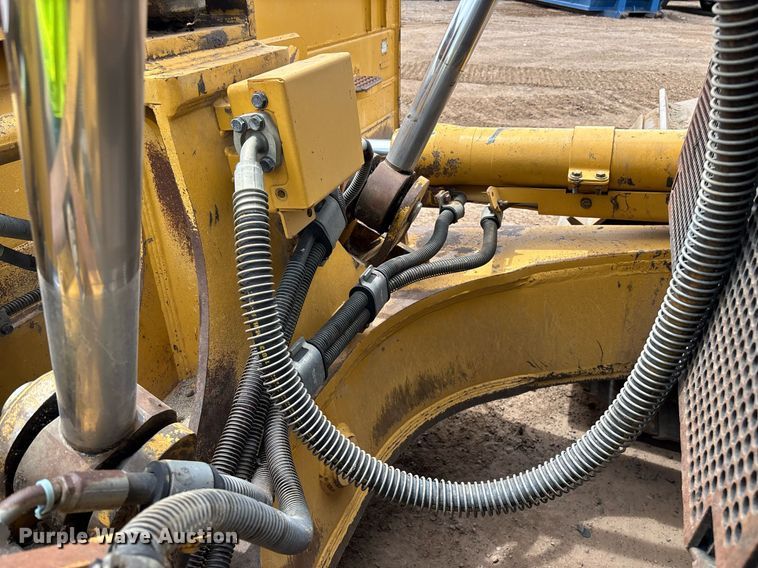image for item DH8649 2017 Caterpillar D6T LGP dozer