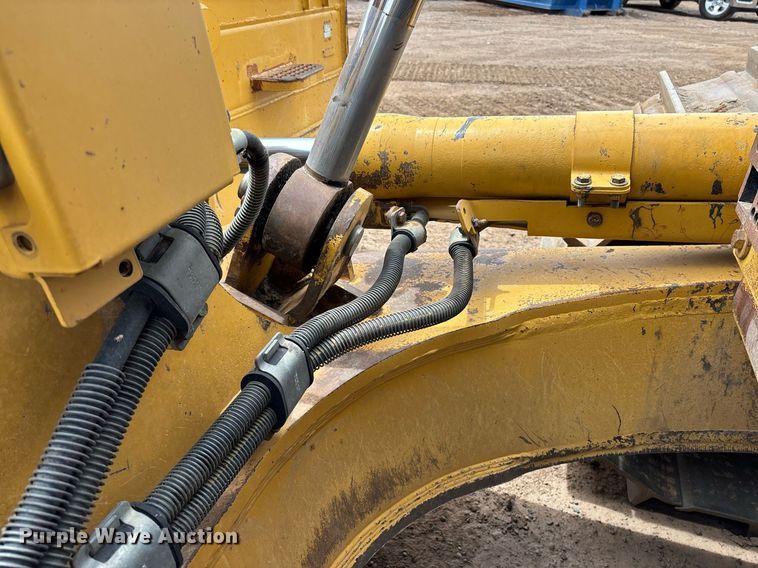 image for item DH8649 2017 Caterpillar D6T LGP dozer