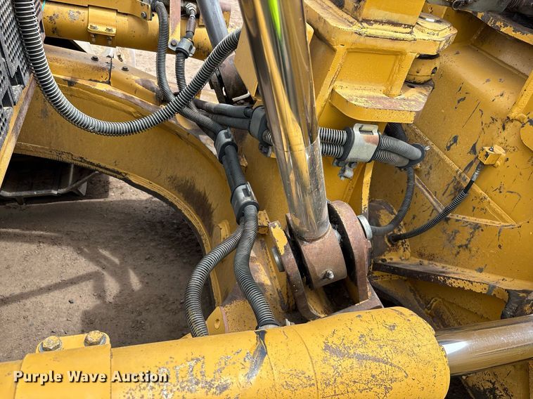 image for item DH8649 2017 Caterpillar D6T LGP dozer