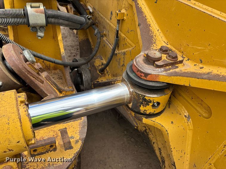 image for item DH8649 2017 Caterpillar D6T LGP dozer