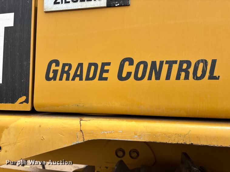 image for item DH8649 2017 Caterpillar D6T LGP dozer