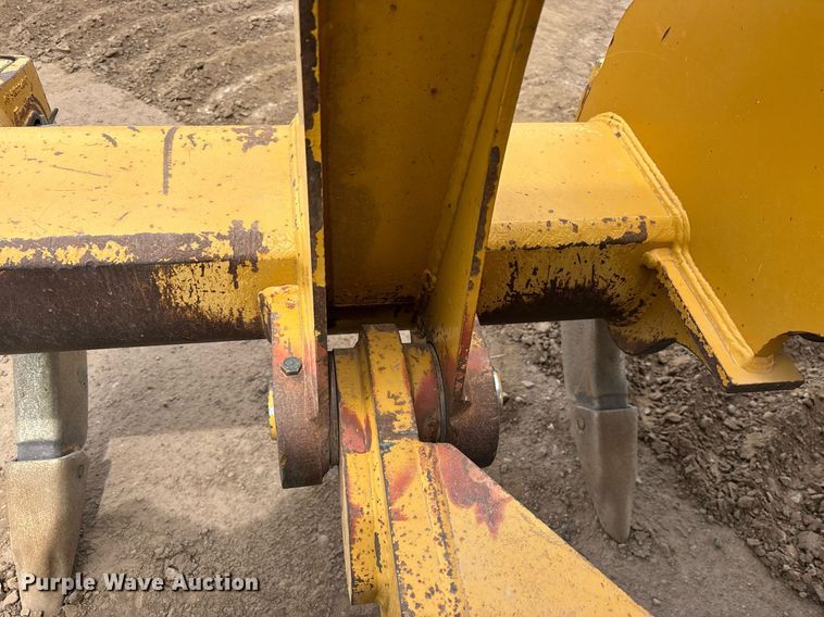 image for item DH8649 2017 Caterpillar D6T LGP dozer