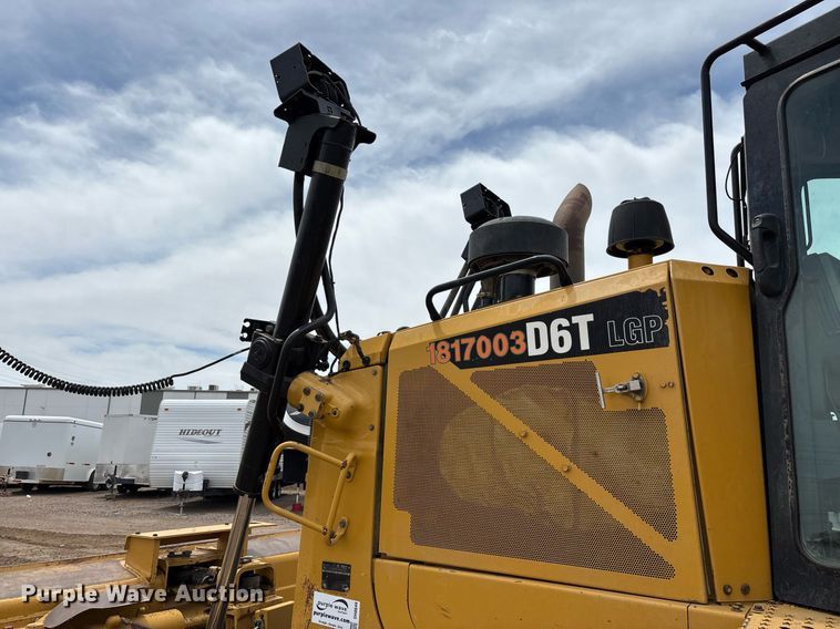 image for item DH8649 2017 Caterpillar D6T LGP dozer