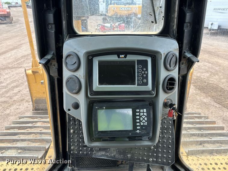 image for item DH8649 2017 Caterpillar D6T LGP dozer