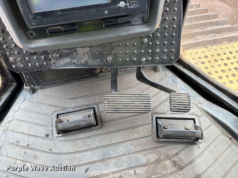 image for item DH8649 2017 Caterpillar D6T LGP dozer