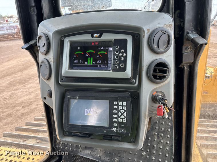 image for item DH8649 2017 Caterpillar D6T LGP dozer