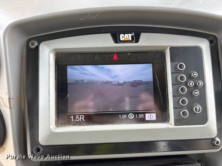 image for item DH8649 2017 Caterpillar D6T LGP dozer