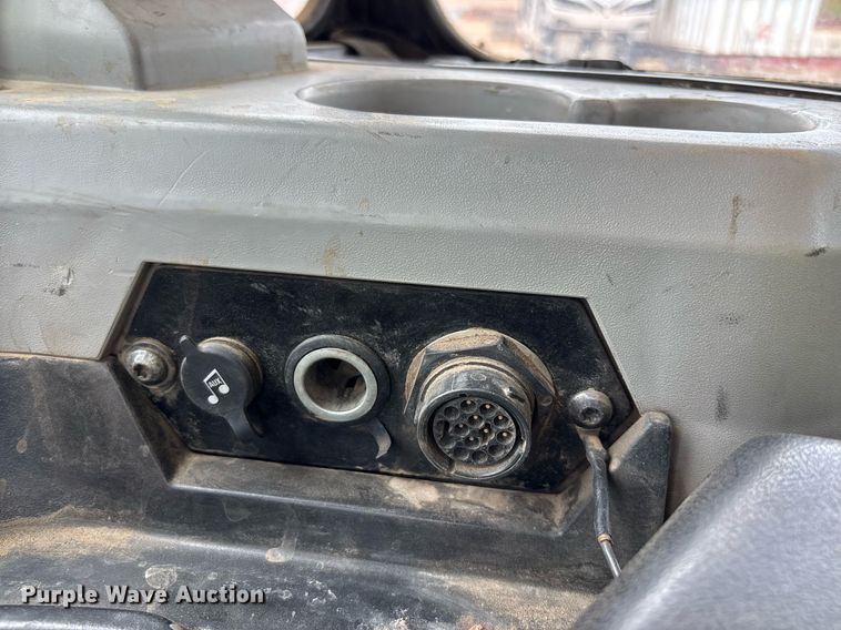 image for item DH8649 2017 Caterpillar D6T LGP dozer