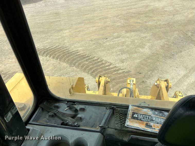 image for item DH8649 2017 Caterpillar D6T LGP dozer