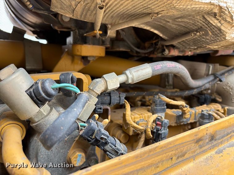 image for item DH8649 2017 Caterpillar D6T LGP dozer