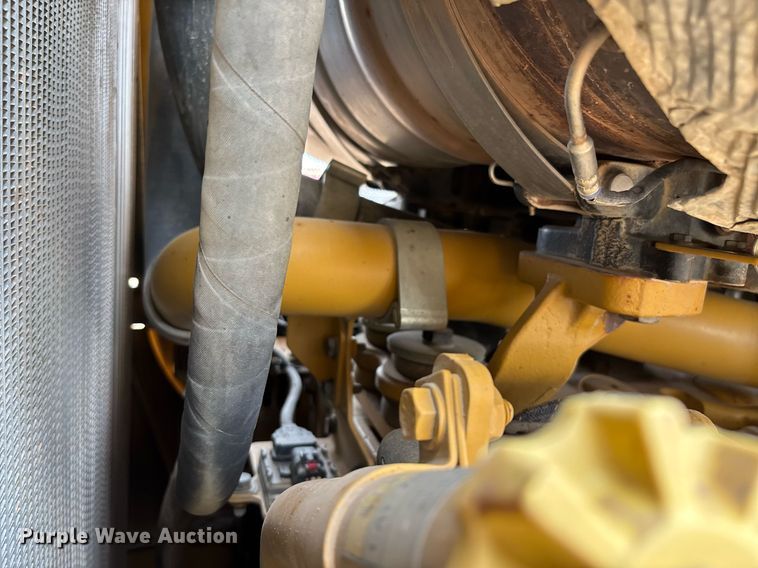 image for item DH8649 2017 Caterpillar D6T LGP dozer