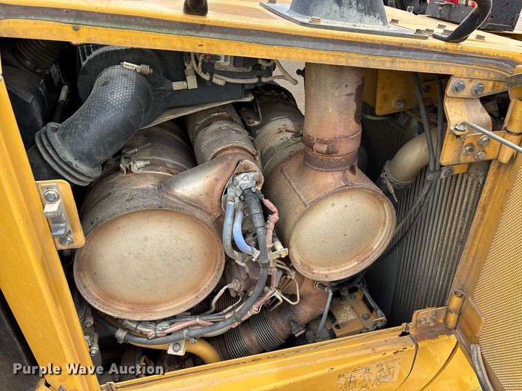 image for item DH8649 2017 Caterpillar D6T LGP dozer