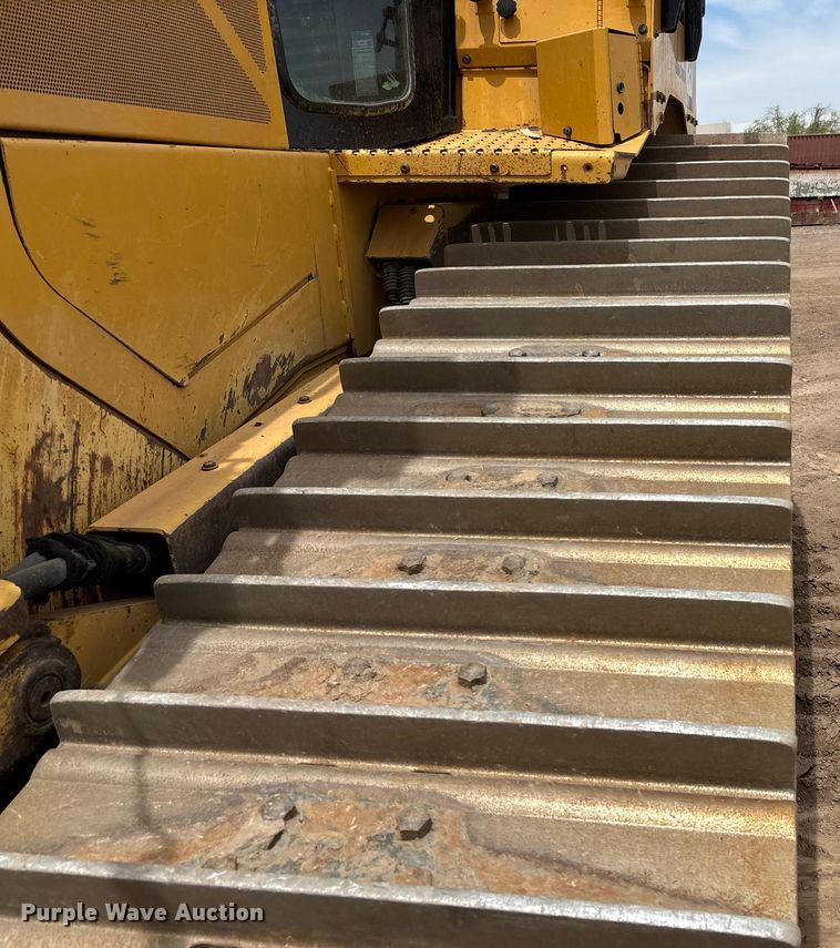 image for item DH8649 2017 Caterpillar D6T LGP dozer