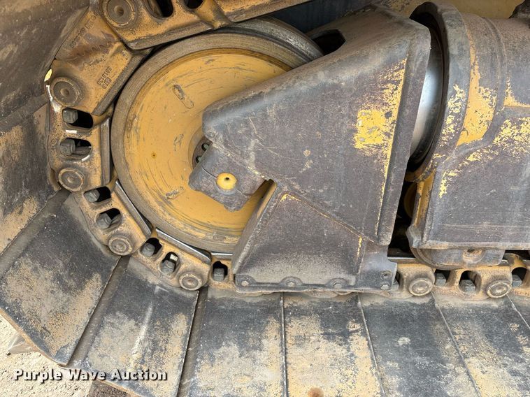 image for item DH8649 2017 Caterpillar D6T LGP dozer