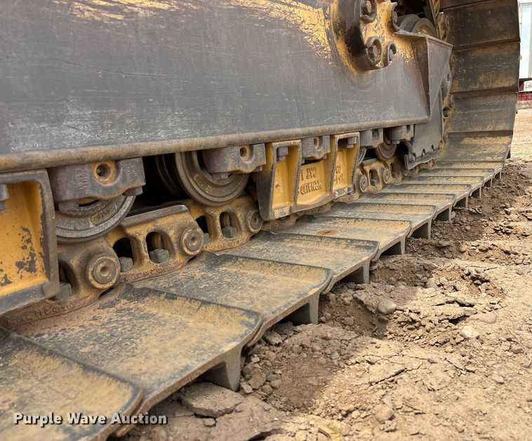 image for item DH8649 2017 Caterpillar D6T LGP dozer