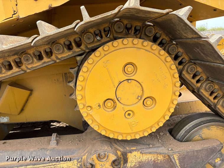 image for item DH8649 2017 Caterpillar D6T LGP dozer