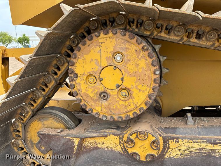 image for item DH8649 2017 Caterpillar D6T LGP dozer