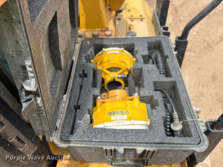 image for item DH8649 2017 Caterpillar D6T LGP dozer