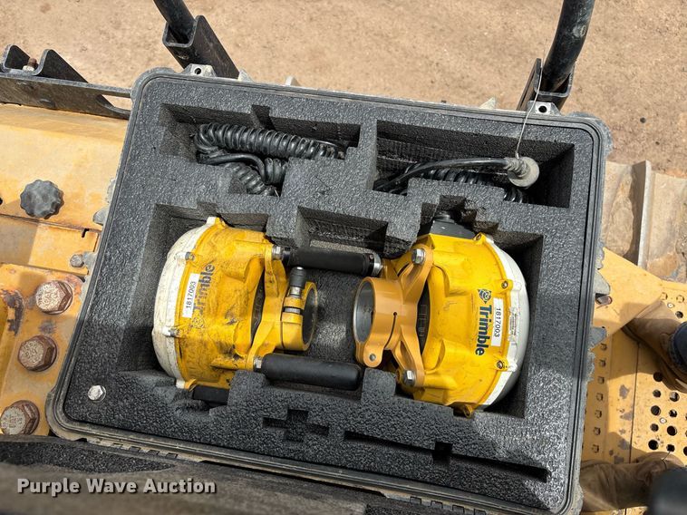 image for item DH8649 2017 Caterpillar D6T LGP dozer