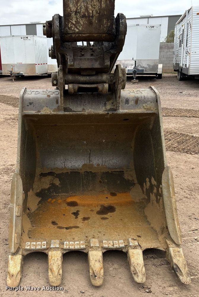 image for item DH8650 2016 John Deere 300G LC excavator