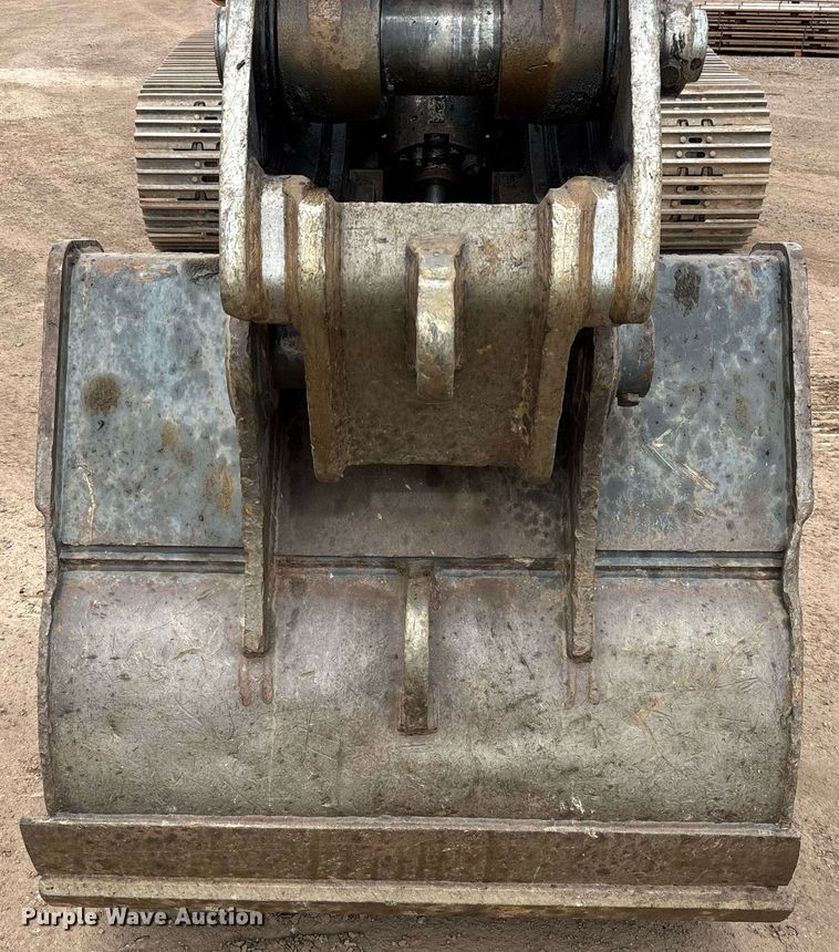 image for item DH8650 2016 John Deere 300G LC excavator