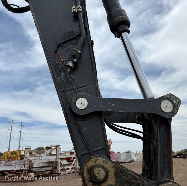 image for item DH8650 2016 John Deere 300G LC excavator