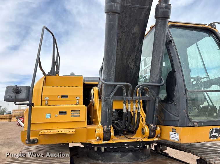 image for item DH8650 2016 John Deere 300G LC excavator