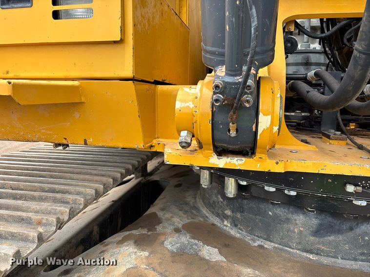 image for item DH8650 2016 John Deere 300G LC excavator