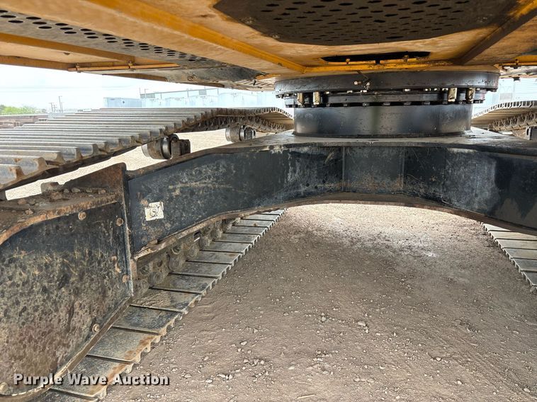 image for item DH8650 2016 John Deere 300G LC excavator