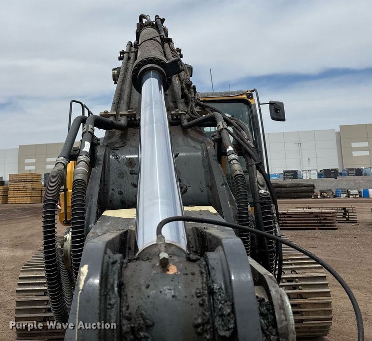 image for item DH8650 2016 John Deere 300G LC excavator