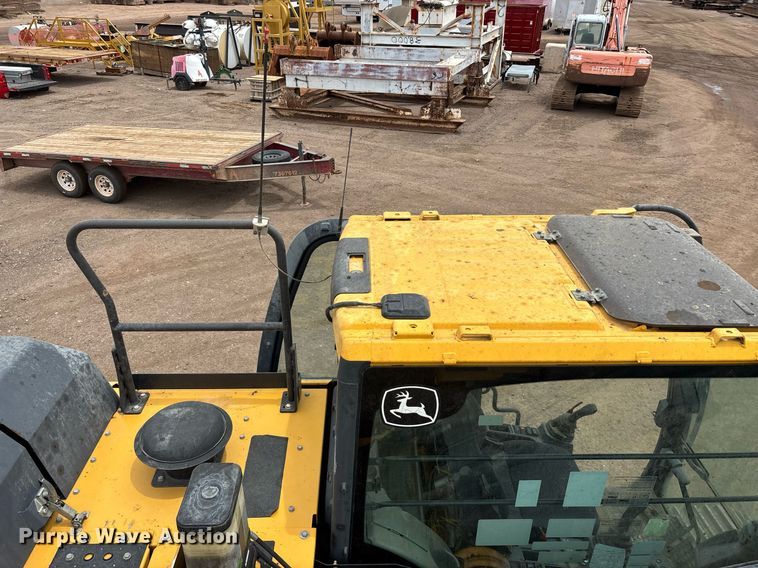 image for item DH8650 2016 John Deere 300G LC excavator