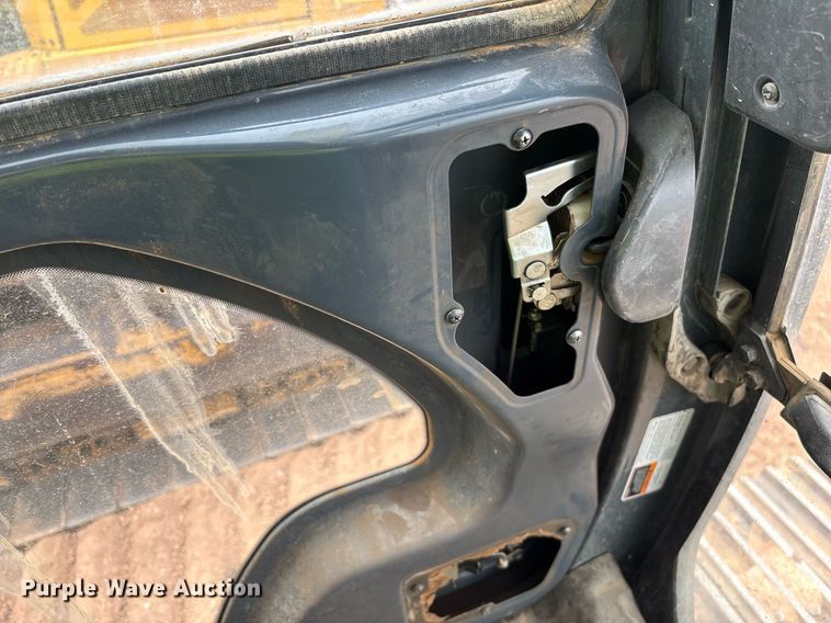 image for item DH8650 2016 John Deere 300G LC excavator