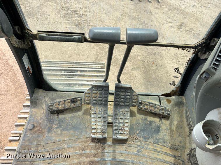 image for item DH8650 2016 John Deere 300G LC excavator