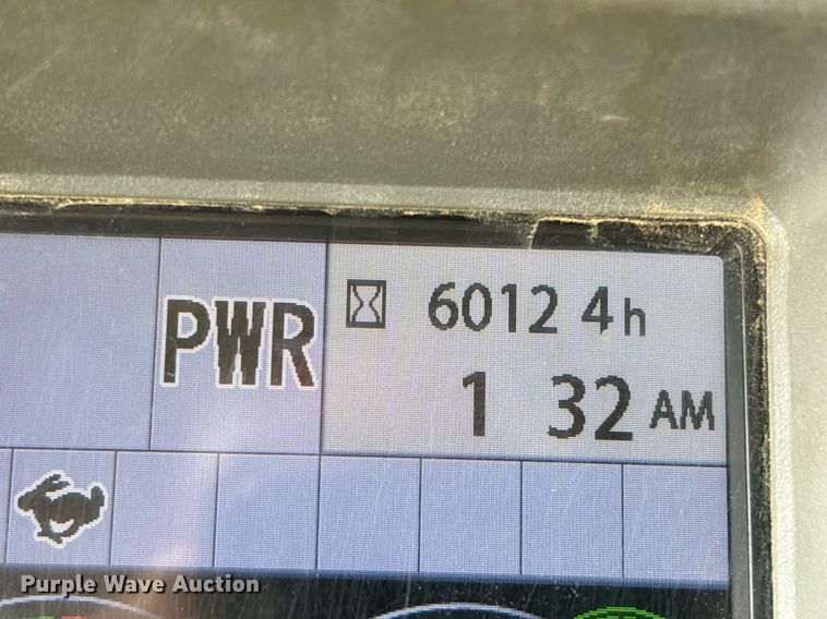 image for item DH8650 2016 John Deere 300G LC excavator