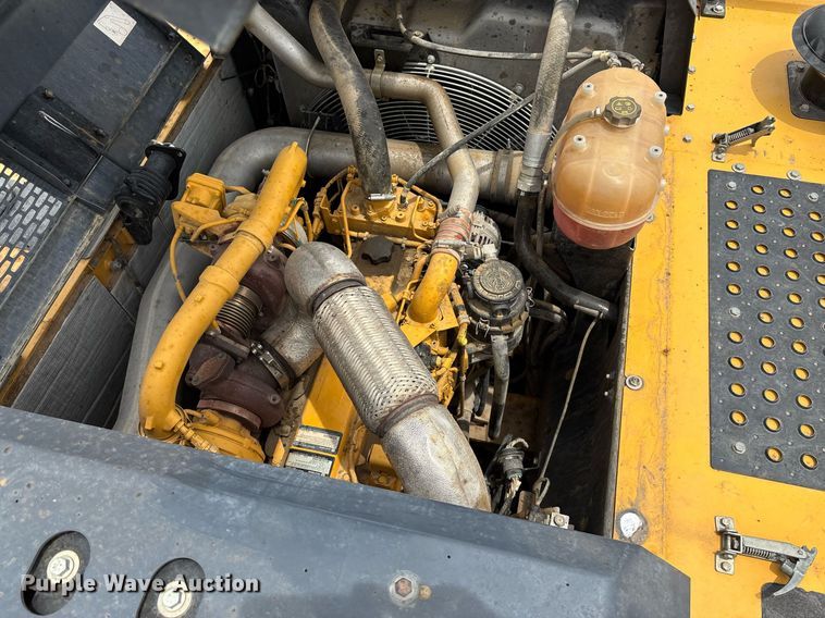 image for item DH8650 2016 John Deere 300G LC excavator