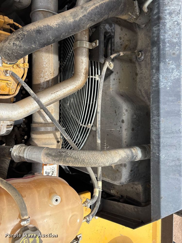 image for item DH8650 2016 John Deere 300G LC excavator