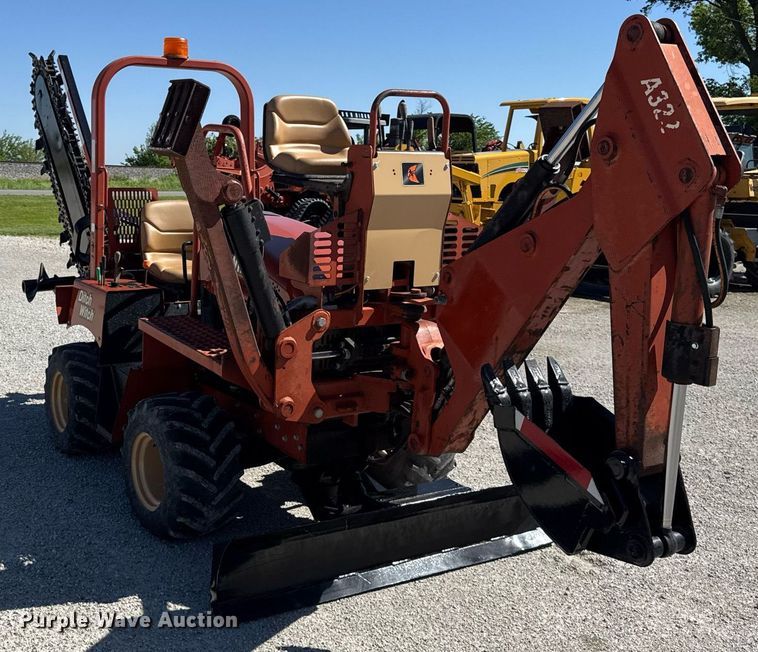 image for item DH9954 2004 Ditch Witch RT40 trencher
