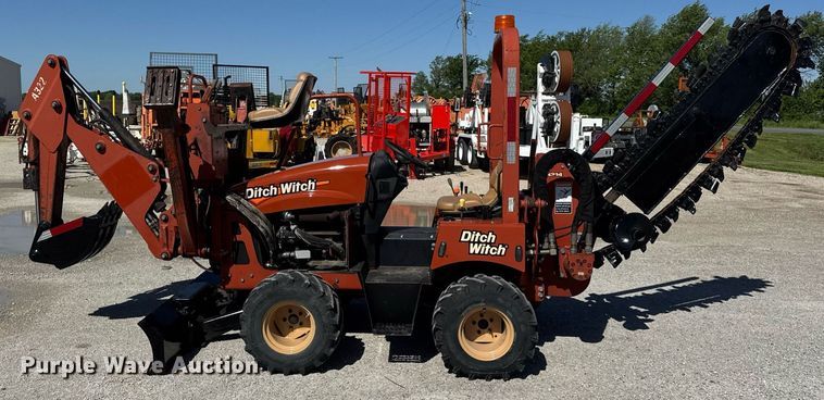 image for item DH9954 2004 Ditch Witch RT40 trencher