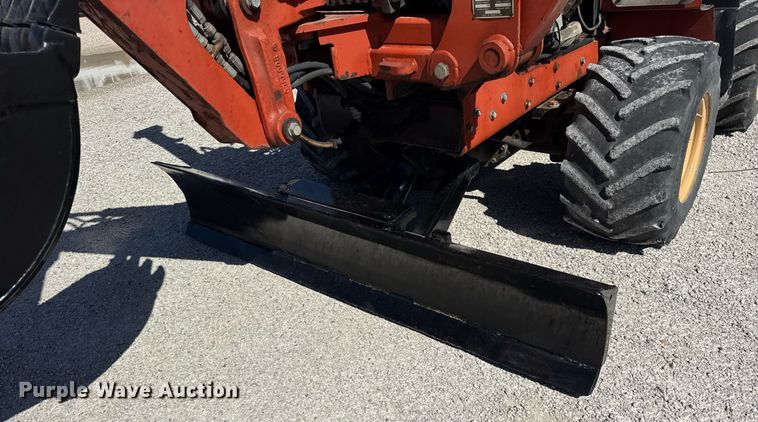 image for item DH9954 2004 Ditch Witch RT40 trencher