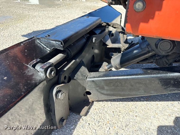 image for item DH9954 2004 Ditch Witch RT40 trencher