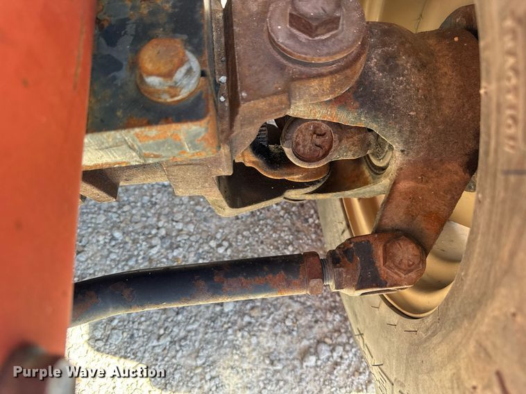 image for item DH9954 2004 Ditch Witch RT40 trencher