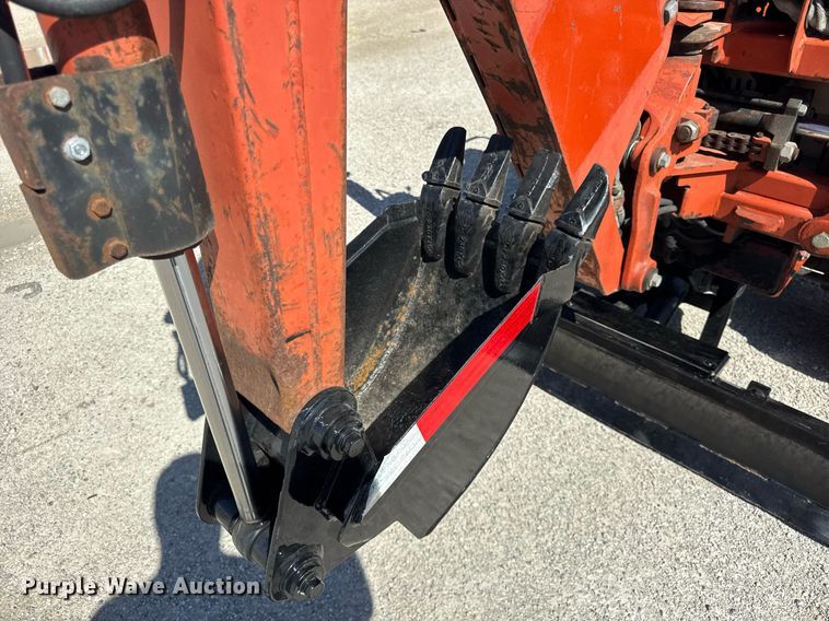 image for item DH9954 2004 Ditch Witch RT40 trencher