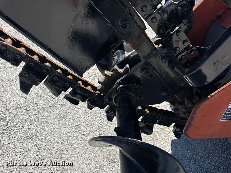 image for item DH9954 2004 Ditch Witch RT40 trencher