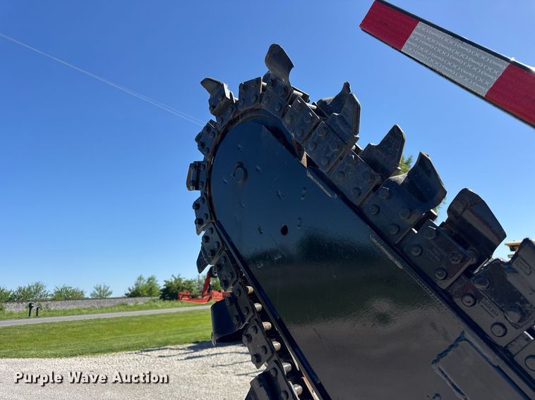 image for item DH9954 2004 Ditch Witch RT40 trencher