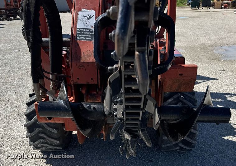 image for item DH9954 2004 Ditch Witch RT40 trencher