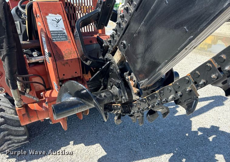 image for item DH9954 2004 Ditch Witch RT40 trencher
