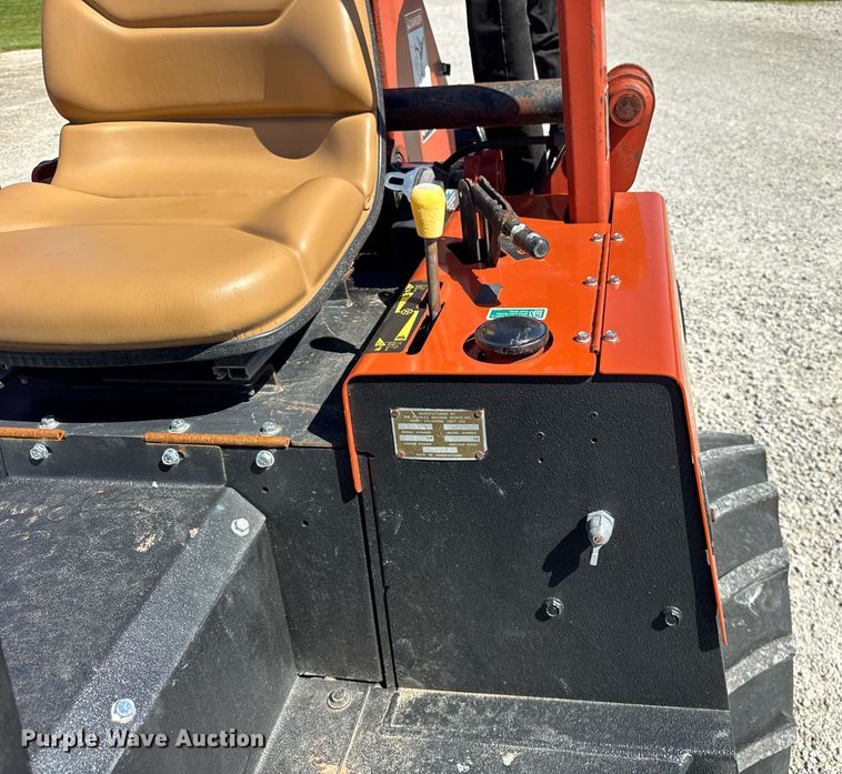image for item DH9954 2004 Ditch Witch RT40 trencher