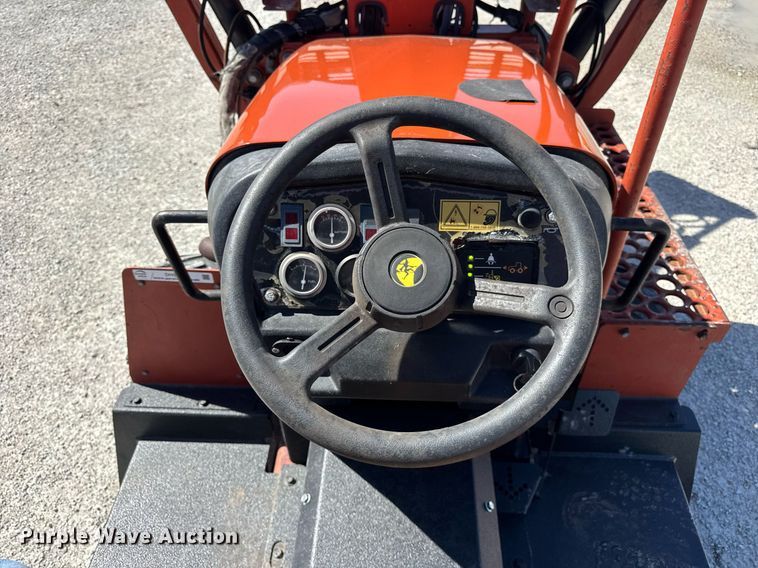 image for item DH9954 2004 Ditch Witch RT40 trencher