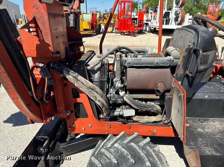image for item DH9954 2004 Ditch Witch RT40 trencher