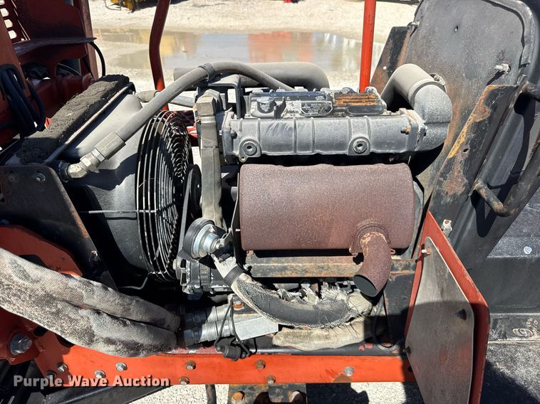 image for item DH9954 2004 Ditch Witch RT40 trencher